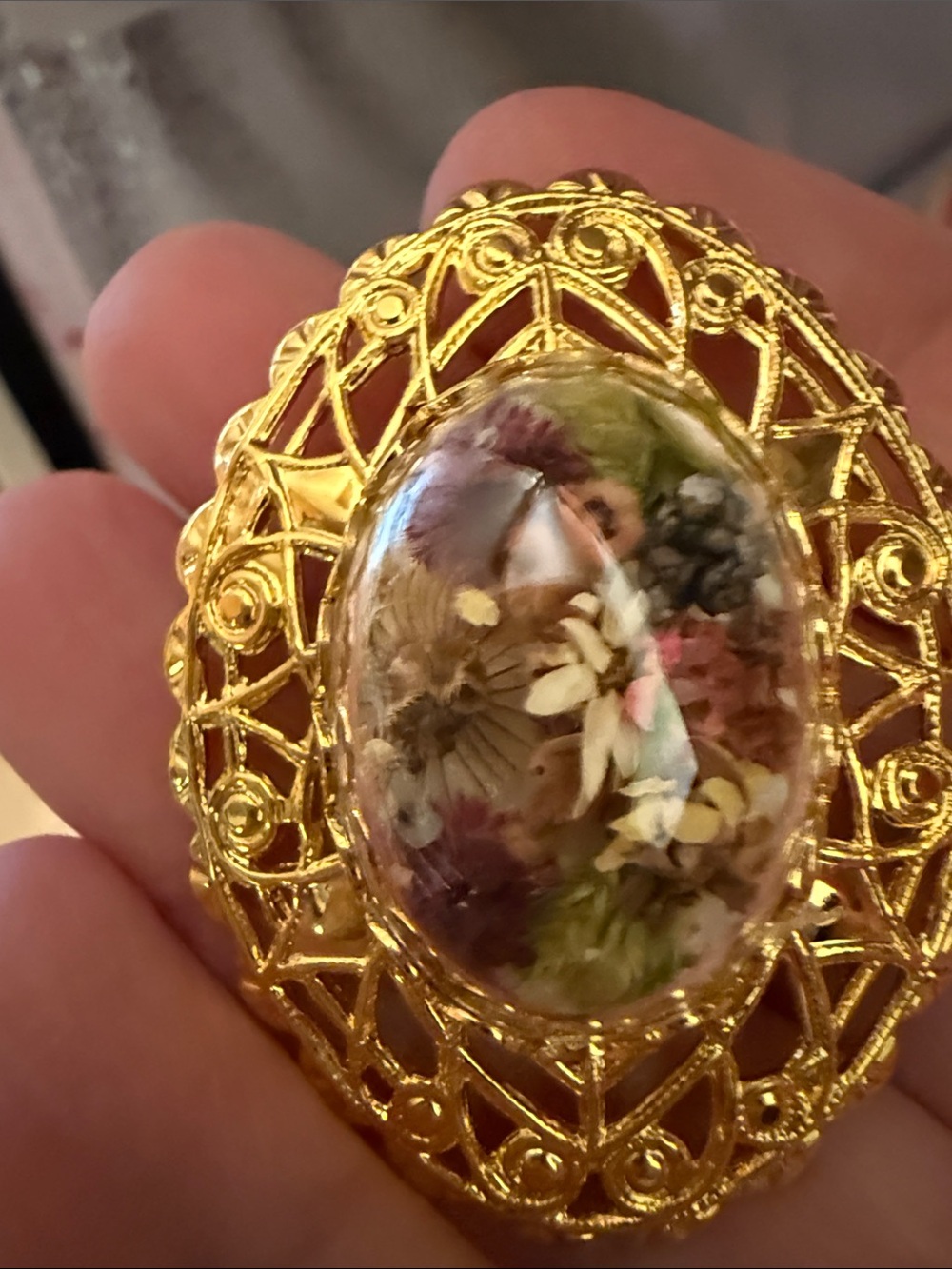 Vintage Gold Toned Light Weight Acrylic Center with Dried Flowers Brooch